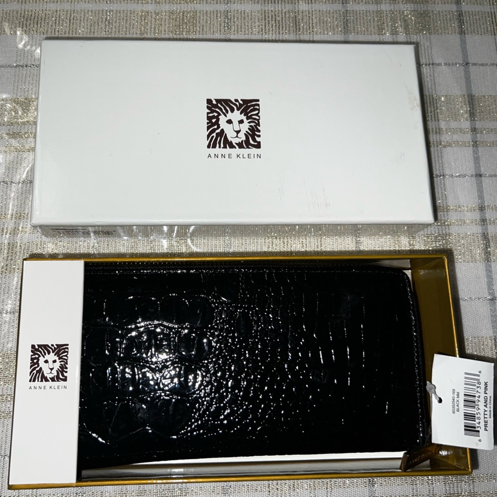 Brand New Anne Klein Black Croc-Embossed wallet